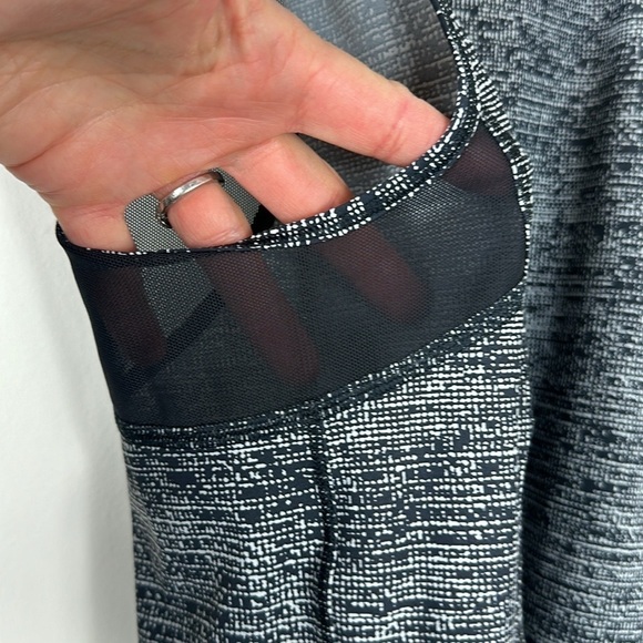 Lululemon Black White Sculpt Mesh Tank Top 6 - Picture 3 of 6